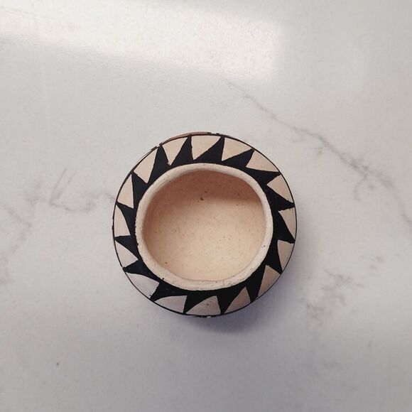 Acoma Pottery Vase Vintage Native American NM Pot Signed L Garcia Polychrome - Picture 9 of 12